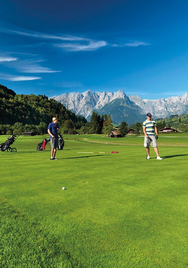 Golf spielen am Open Golf Platz in St. Johann-Alpendorf