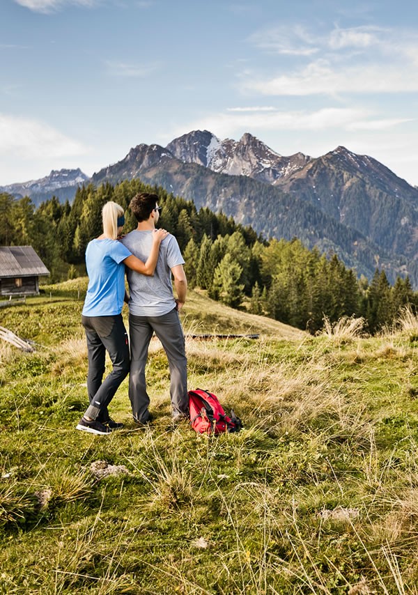 Fantastischer Ausblick auf die Bergwelt und die umliegenden Almen